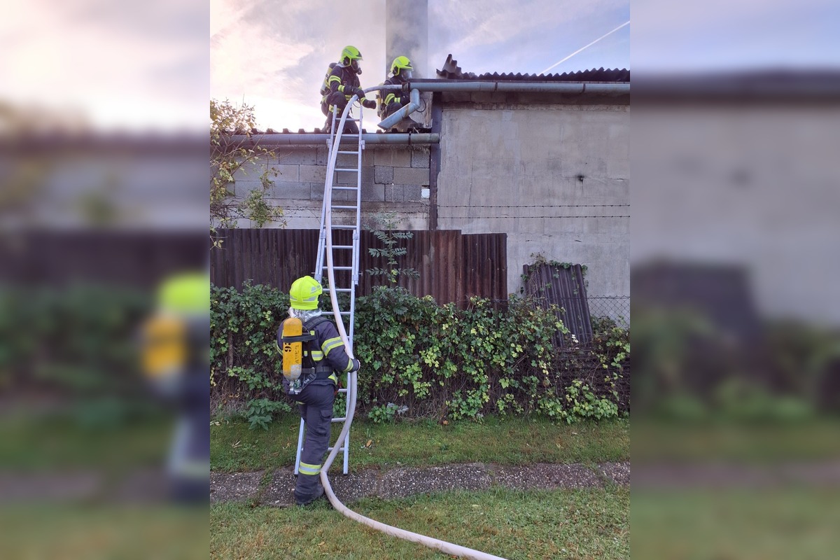 FOTO: Požiar autoservisu vo Vrakuni, foto 4