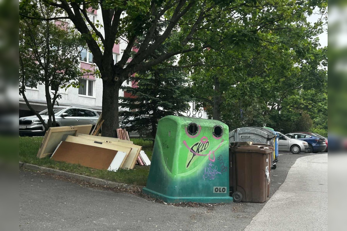 FOTO: Smeti v Dúbravke, foto 4