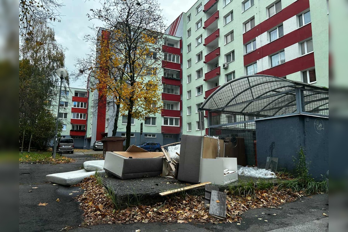 FOTO: Smeti v Dúbravke, foto 5