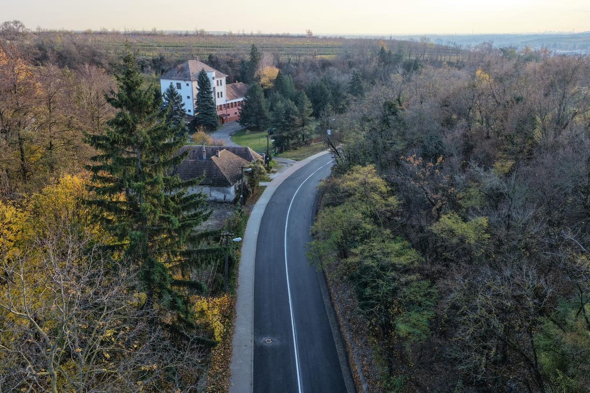 FOTO: Zrekonštruovaná cesta v Modre je už otvorená, foto 3