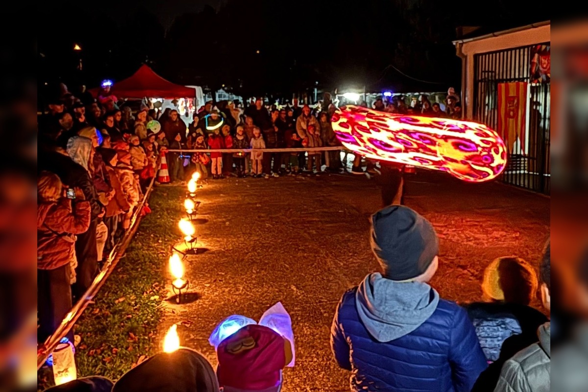 FOTO: Lampiónový sprievod rozžiaril ulice v Rači, foto 4