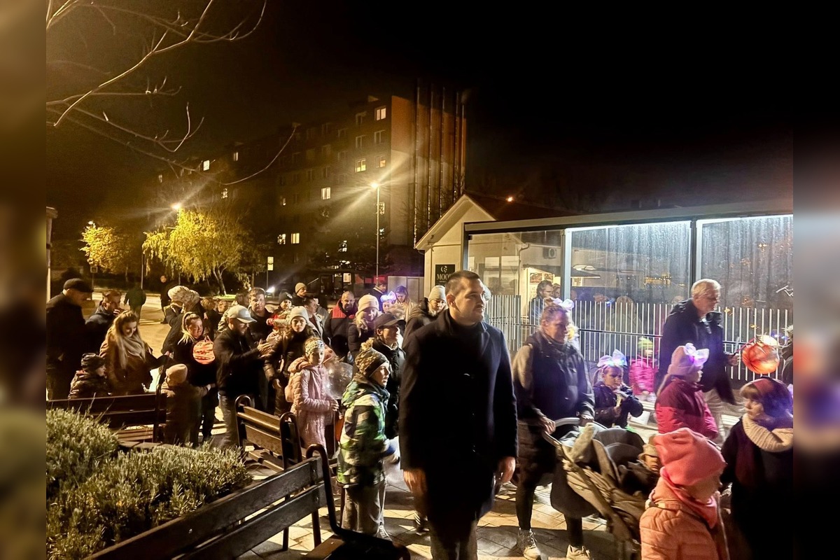 FOTO: Lampiónový sprievod rozžiaril ulice v Rači, foto 5