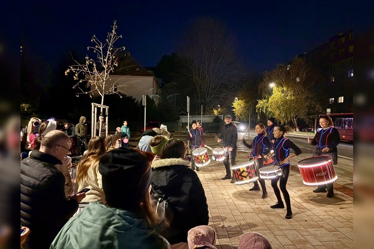 FOTO: Lampiónový sprievod rozžiaril ulice v Rači, foto 9