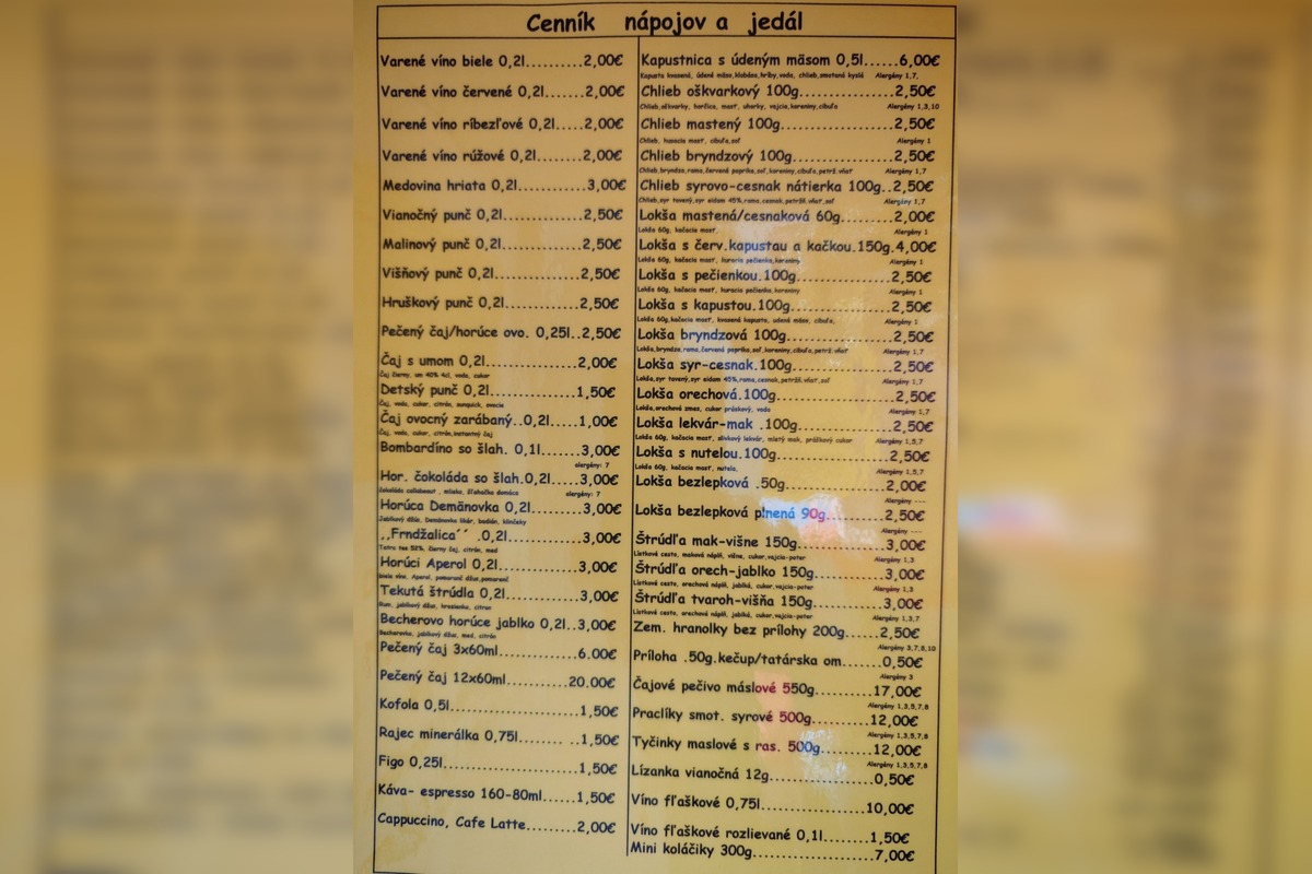 FOTO: Ceny a ponuka vo vianočnom stánku U Marečka vo Vrakuni, foto 5