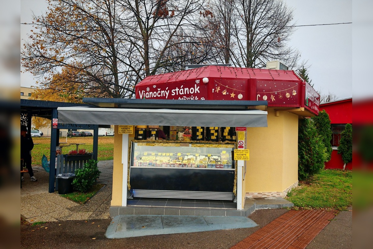 FOTO: Ceny a ponuka vo vianočnom stánku U Marečka vo Vrakuni, foto 7