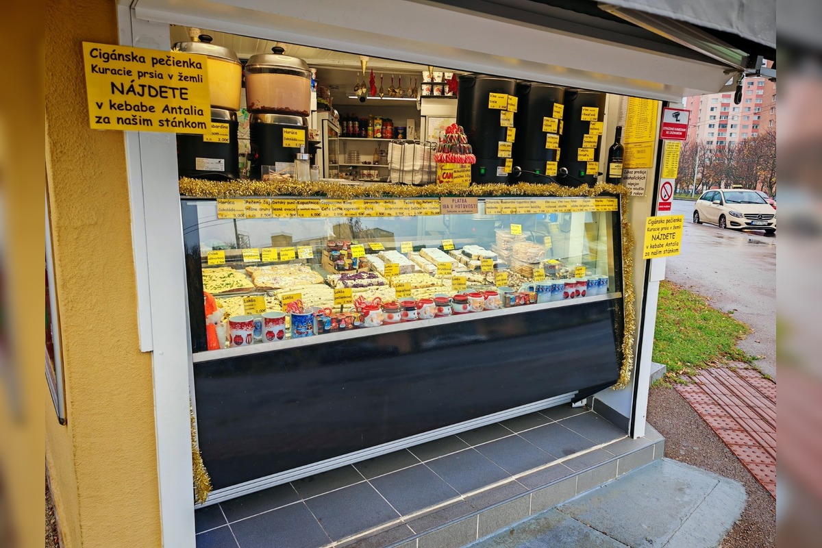 FOTO: Ceny a ponuka vo vianočnom stánku U Marečka vo Vrakuni, foto 8