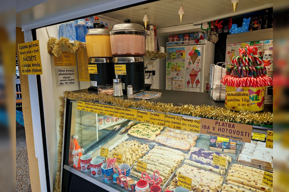 FOTO: Ceny a ponuka vo vianočnom stánku U Marečka vo Vrakuni, foto 10