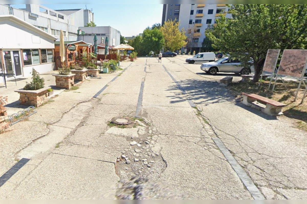 FOTO: Stav chodníka pri DK Ružinov, foto 5