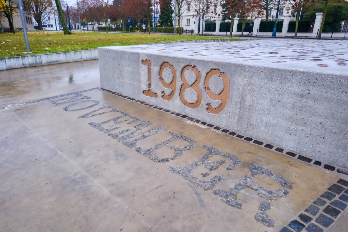 FOTO: Pamätník novembra 1989 na Námestí slobody, foto 1