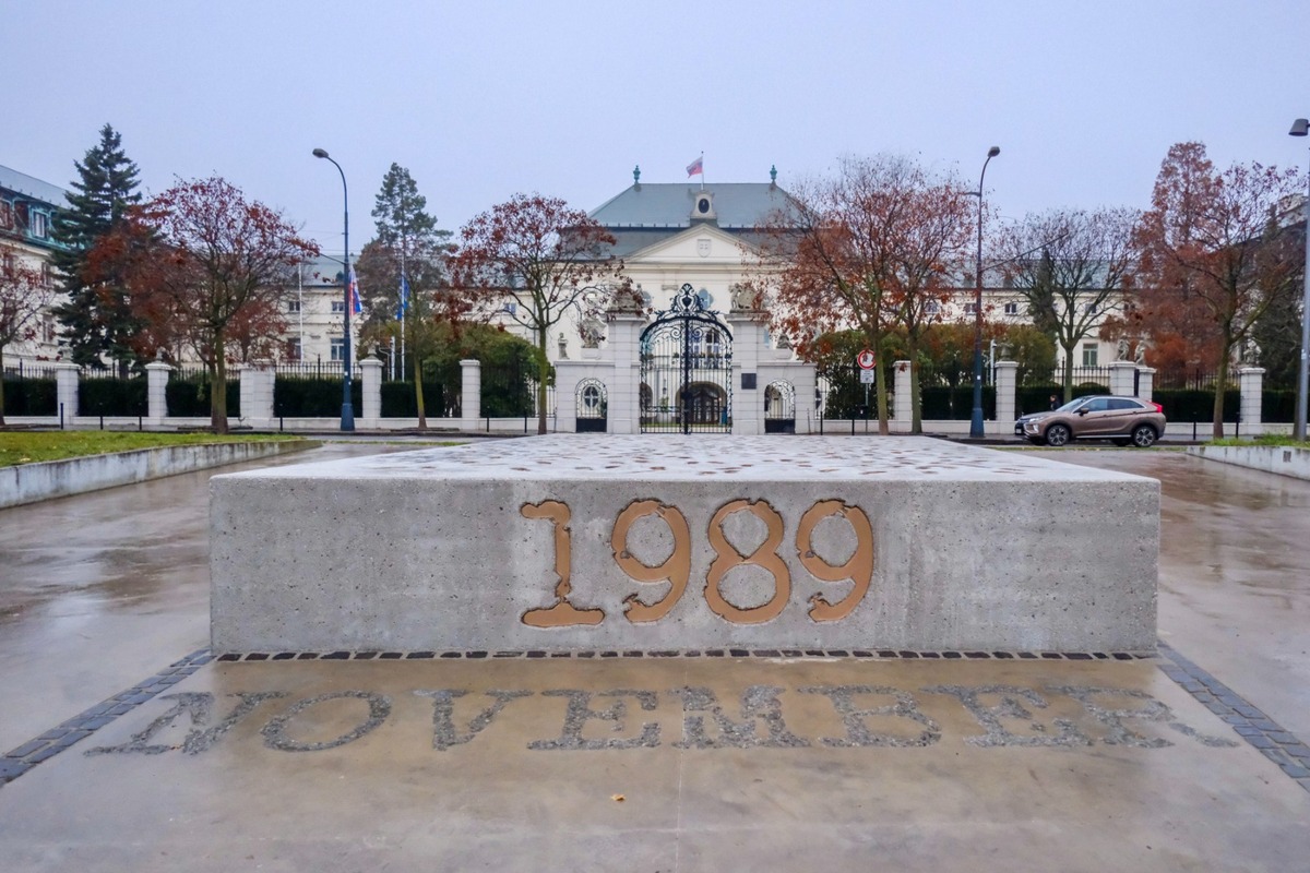 FOTO: Pamätník novembra 1989 na Námestí slobody, foto 4