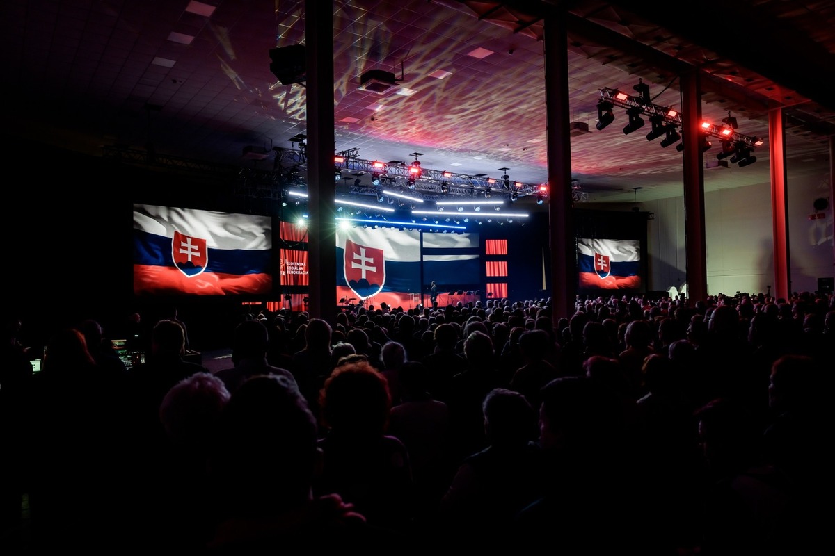 FOTO: Podujatie Smeru 17. novembra v Nitre, foto 2
