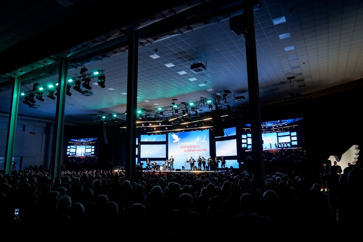 FOTO: Podujatie Smeru 17. novembra v Nitre, foto 7