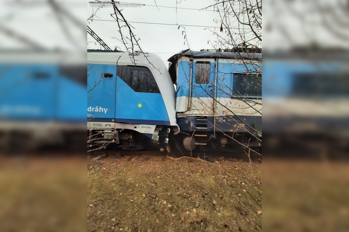 FOTO: V Česku sa čelne zrazili dva vlaky, foto 2