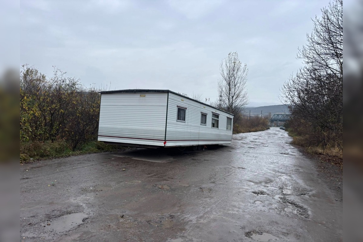 FOTO: V chatárskej oblasti v Rači zapadol príves, foto 1