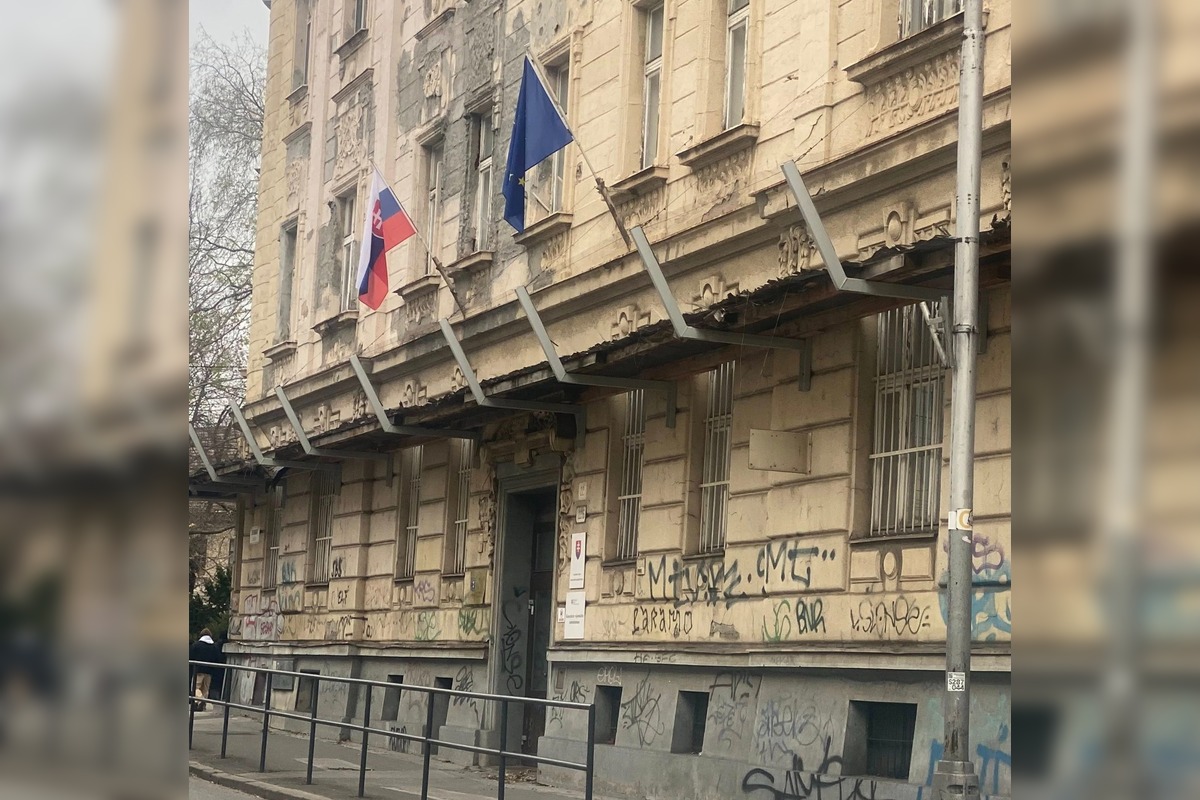 FOTO: Dáta bez pátosu upozorňujú na súkromné parkovisko pri Priori, zaplatíte 5 eur na hodinu, foto 2