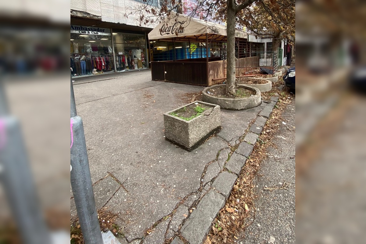 FOTO: Dáta bez pátosu upozorňujú na súkromné parkovisko pri Priori, zaplatíte 5 eur na hodinu, foto 3