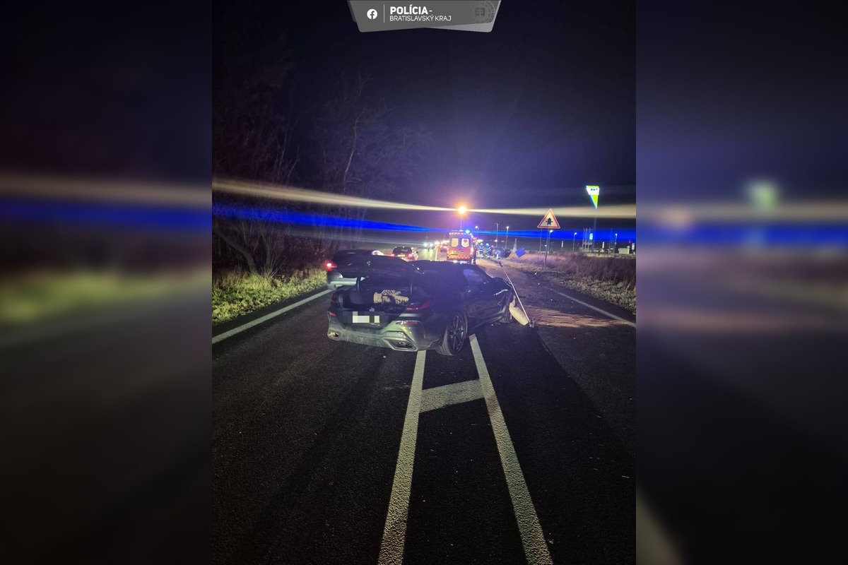 FOTO: Nehoda medzi Blatným a Sencom, foto 3