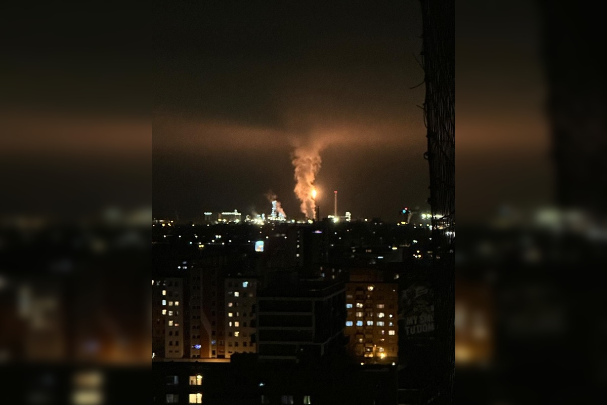 FOTO: Ružinovčania vo veľkom fotili žiaru v Slovnafte, foto 7