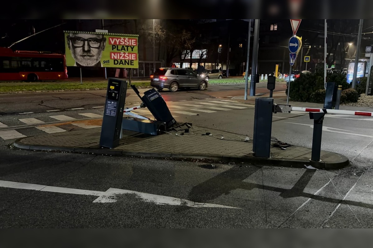 FOTO: Zničená rampa pred Lidlom na Trenčianskej, foto 2