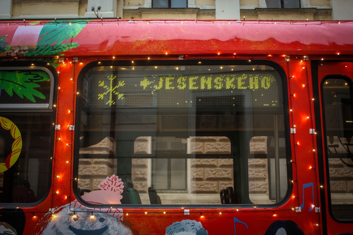 FOTO: Vianočná električka v Bratislave 2025, foto 5