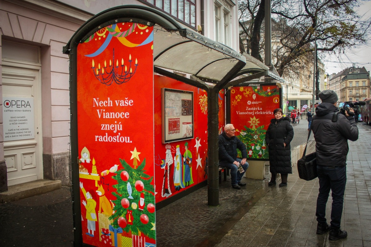 FOTO: Vianočná električka v Bratislave 2025, foto 7