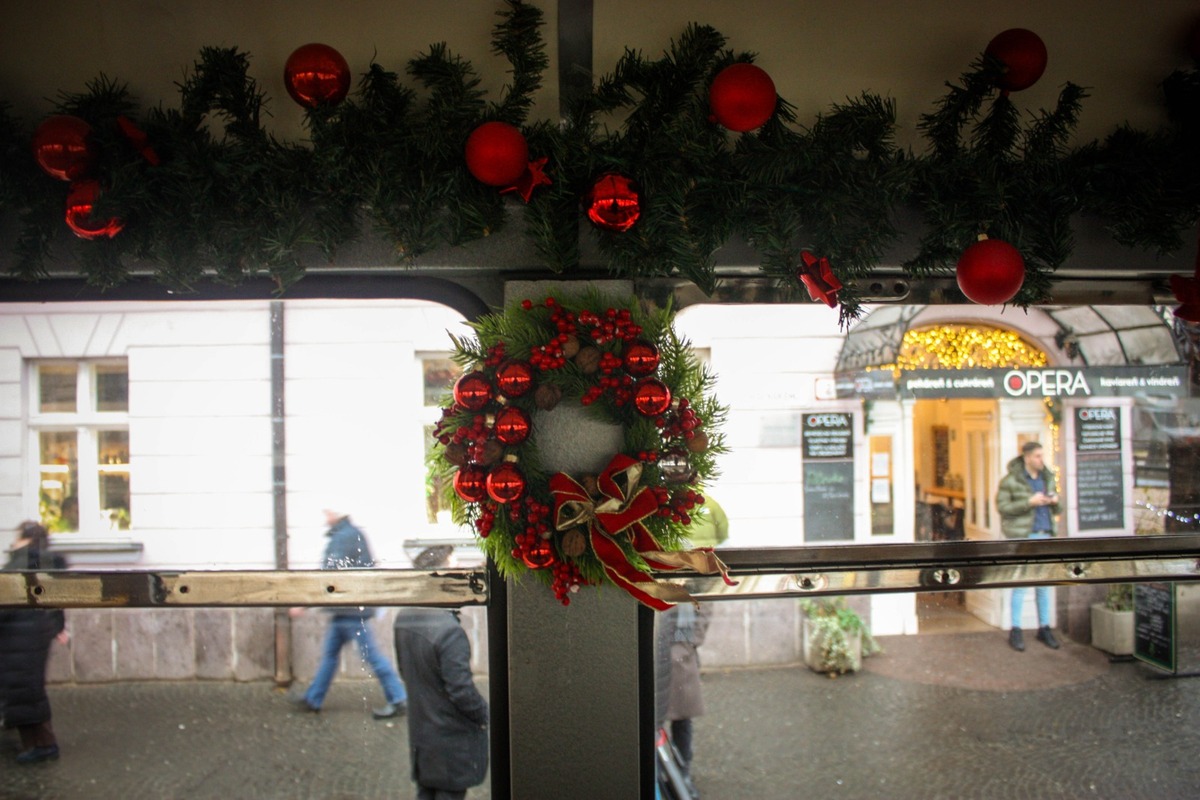 FOTO: Vianočná električka v Bratislave 2025, foto 18