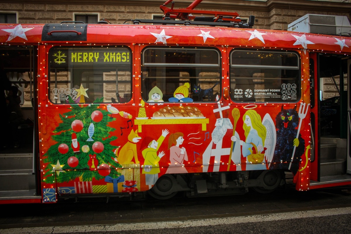 FOTO: Vianočná električka v Bratislave 2025, foto 34