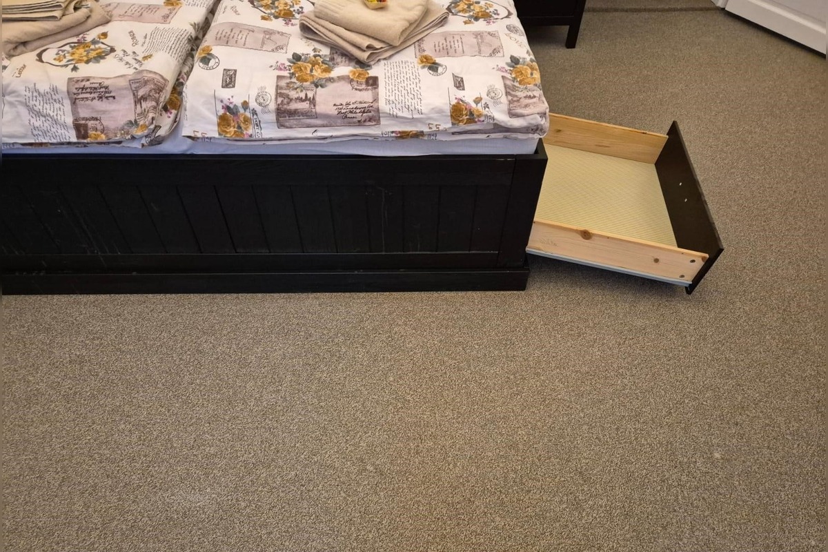 FOTO: Šimkovičová podľa Holečkovej kupuje posteľ za 10-tisíc, izba stojí 66-tisíc, foto 4