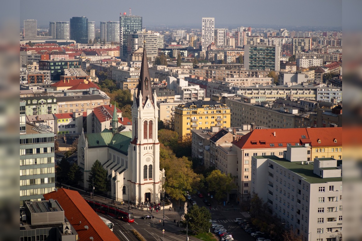 FOTO: Fotografie z knihy Bratislavské kostoly v Starom Meste, foto 1