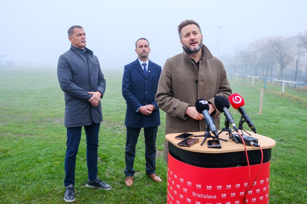 FOTO: Futbalový štadión vo Vajnoroch, foto 6