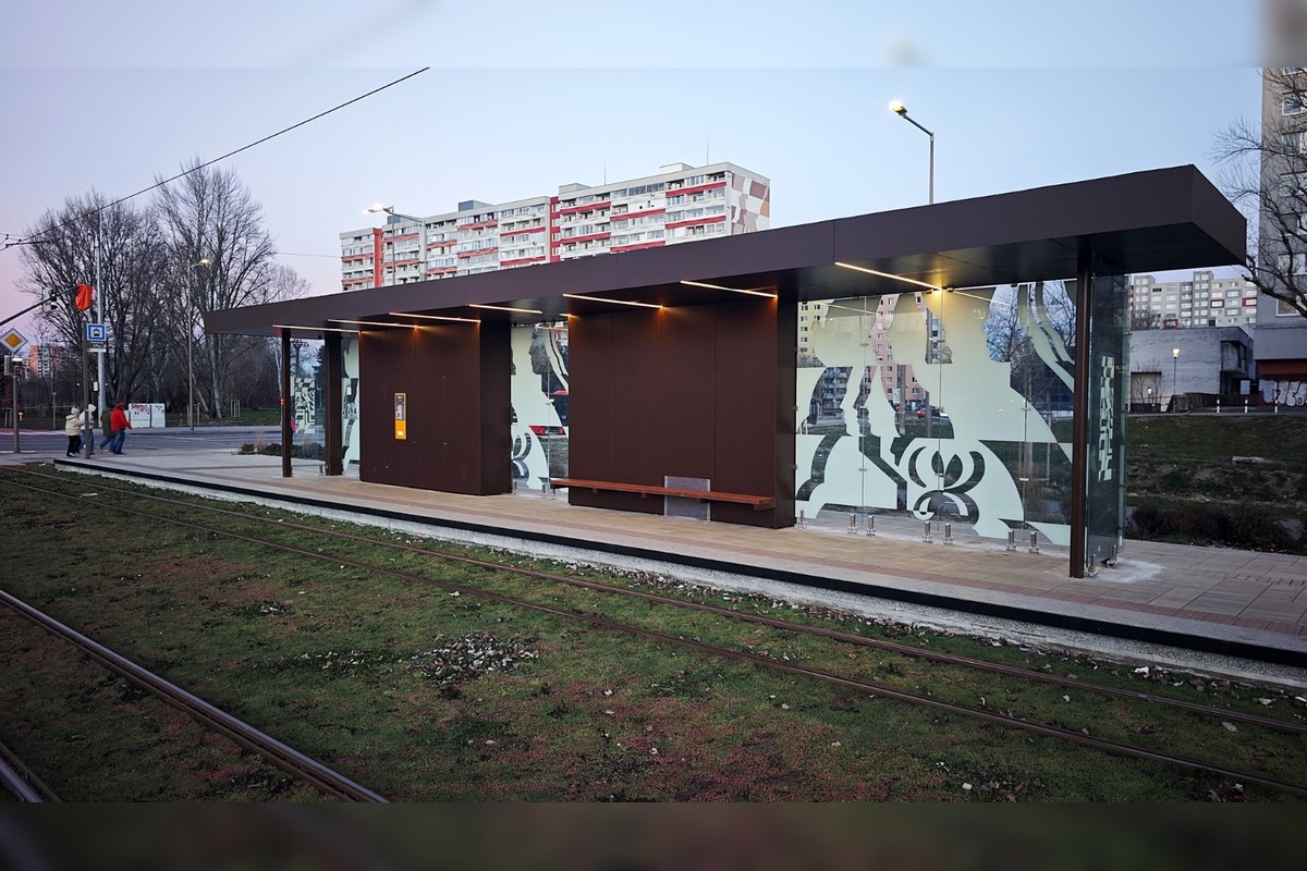 FOTO: Maľby na zastávkach petržalskej električky, foto 6