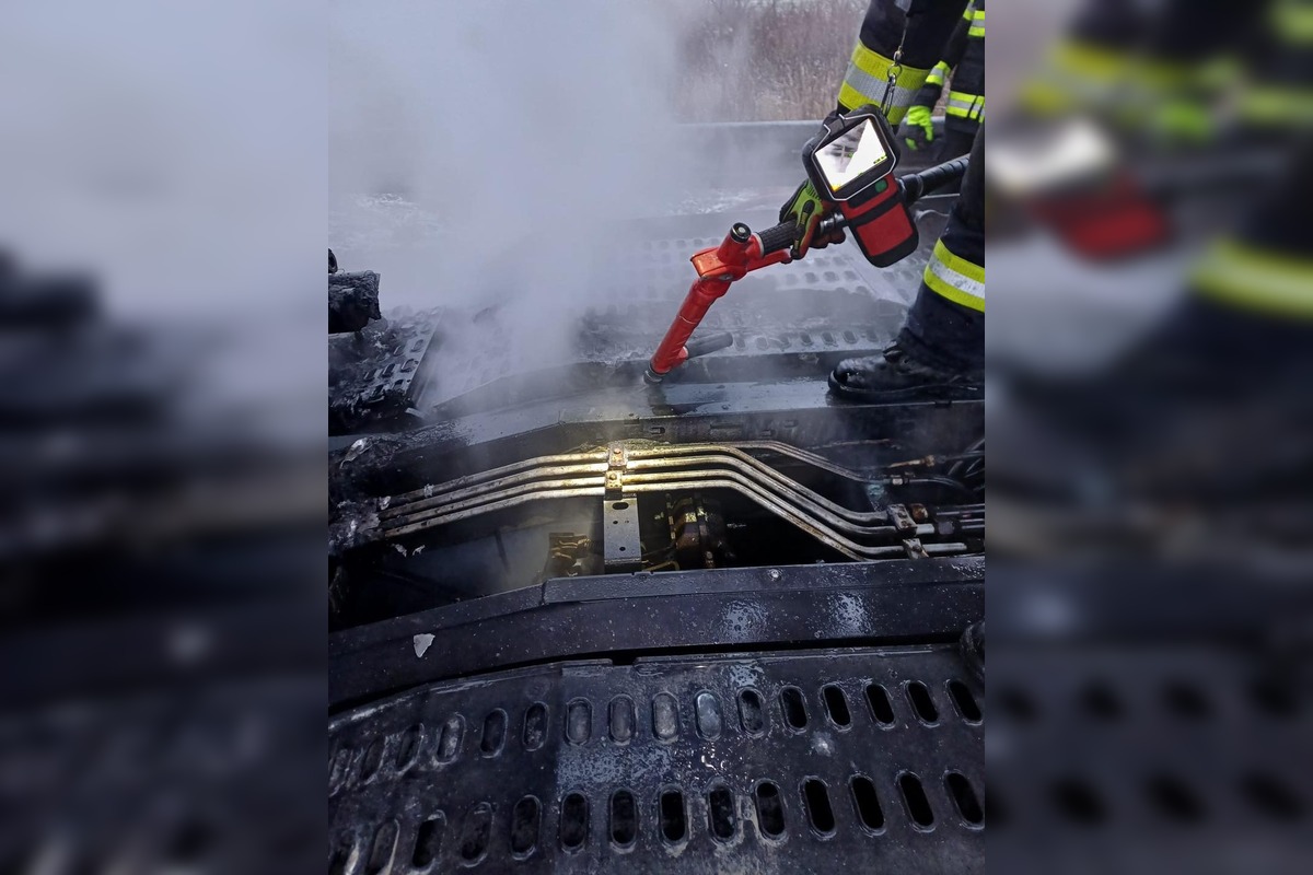 FOTO: Zásah hasičov na diaľnici D2, foto 3