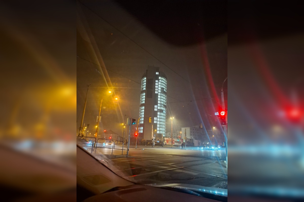 FOTO: Obyvatelia sa sťažujú na svetlo v Kukurici počas noci, foto 1