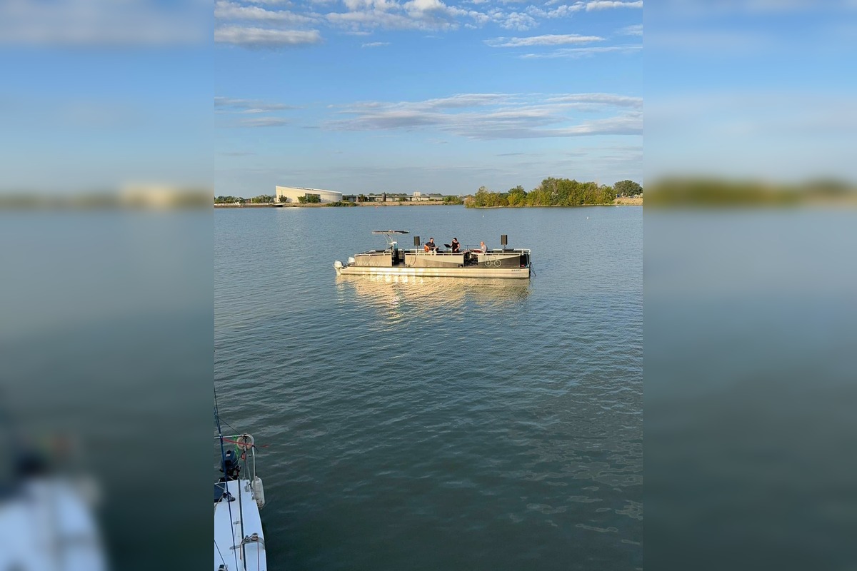 FOTO: Plávajúca reštaurácia v Čuňove Modrá Čajka, foto 6