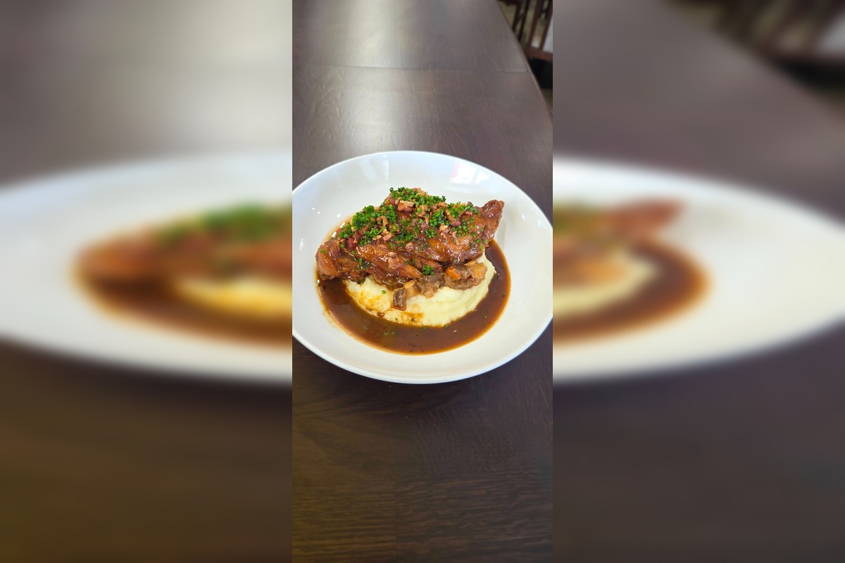 FOTO: Na Nože nenechali nitku suchú na pezinskej reštaurácii, foto 10