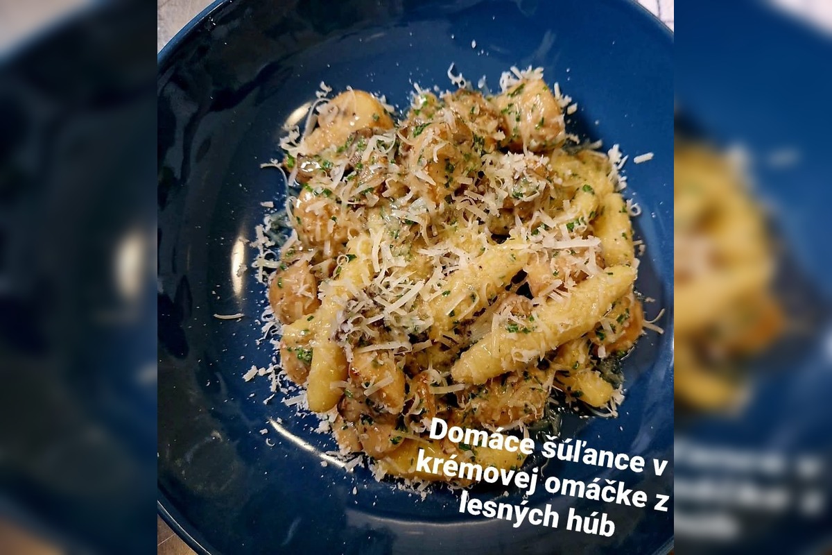 FOTO: Na Nože nenechali nitku suchú na pezinskej reštaurácii, foto 11