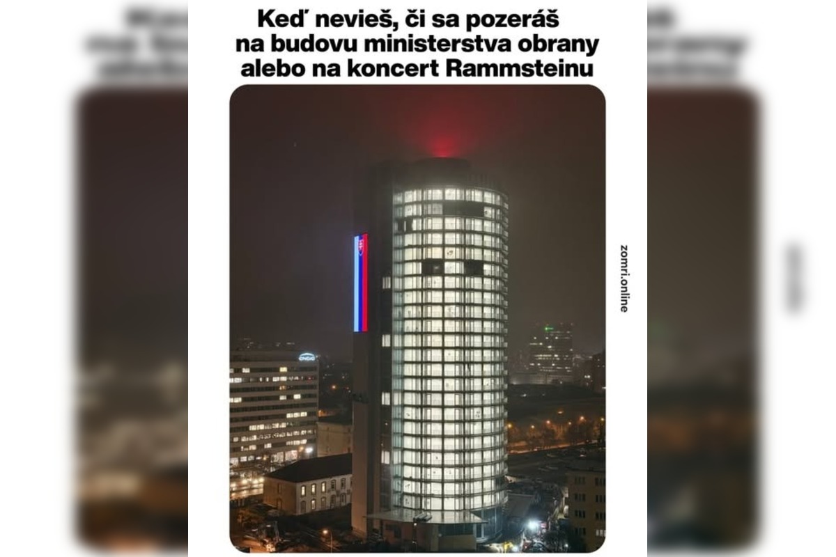 FOTO: Z novej LED obrazovky na Kukurici si robia žarty satirické stránky, foto 2
