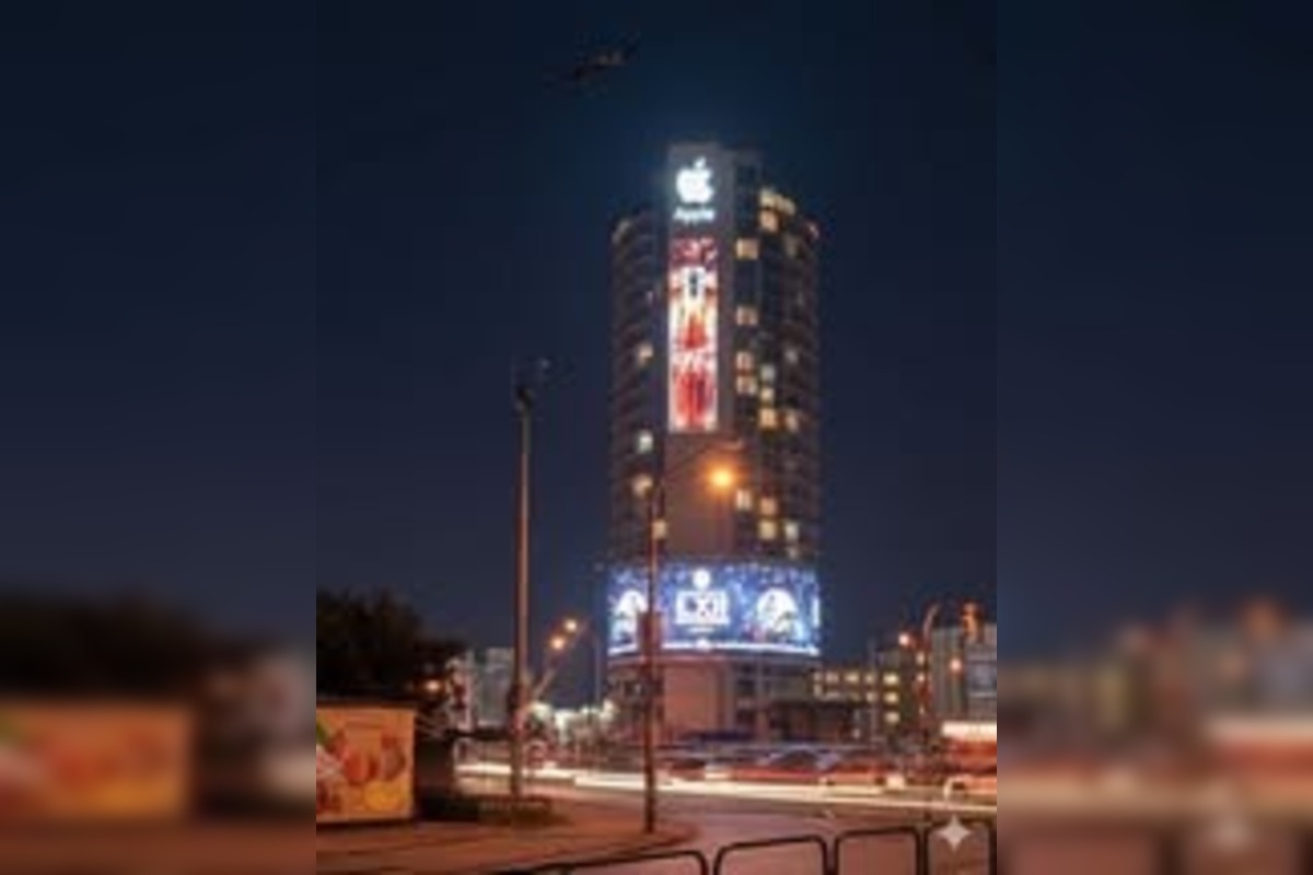 FOTO: Z novej LED obrazovky na Kukurici si robia žarty satirické stránky, foto 10