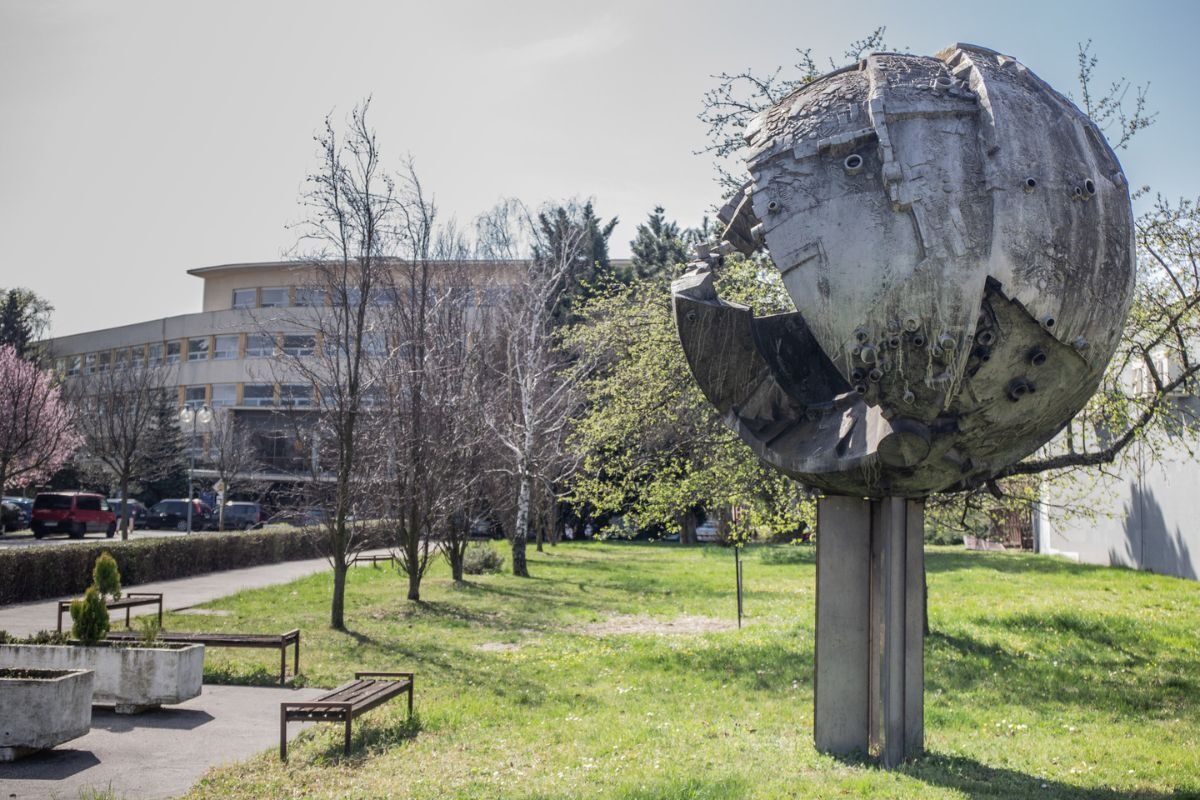 FOTO: SAV v Bratislave čaká veľká rekonštrukcia. Vedecký ústav sa zmení na kampus budúcnosti, foto 4