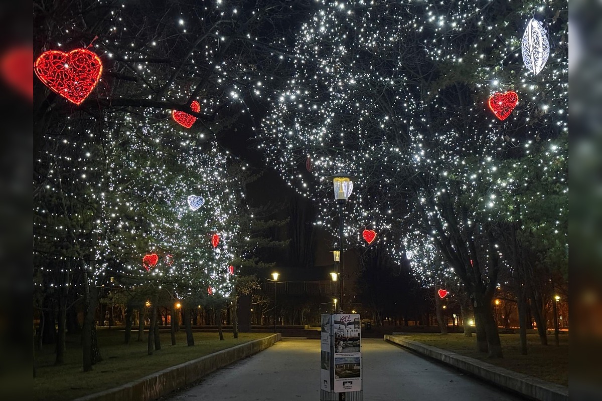 FOTO: Valentínska výzdoba v parku A. Hlinku, foto 1