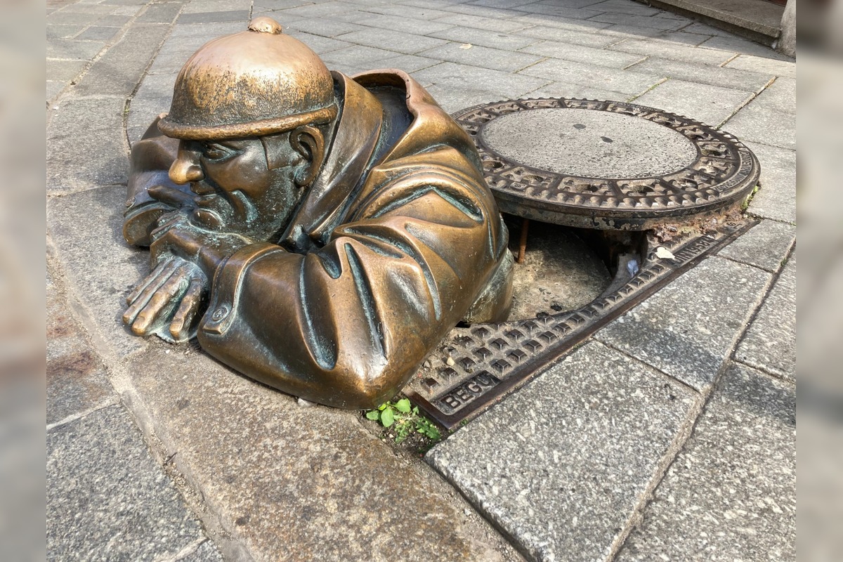 FOTO: Cudzinci v Bratislave odporúčajú Bratislavčanom definitívne zmeniť jeden zo symbolov mesta, foto 3