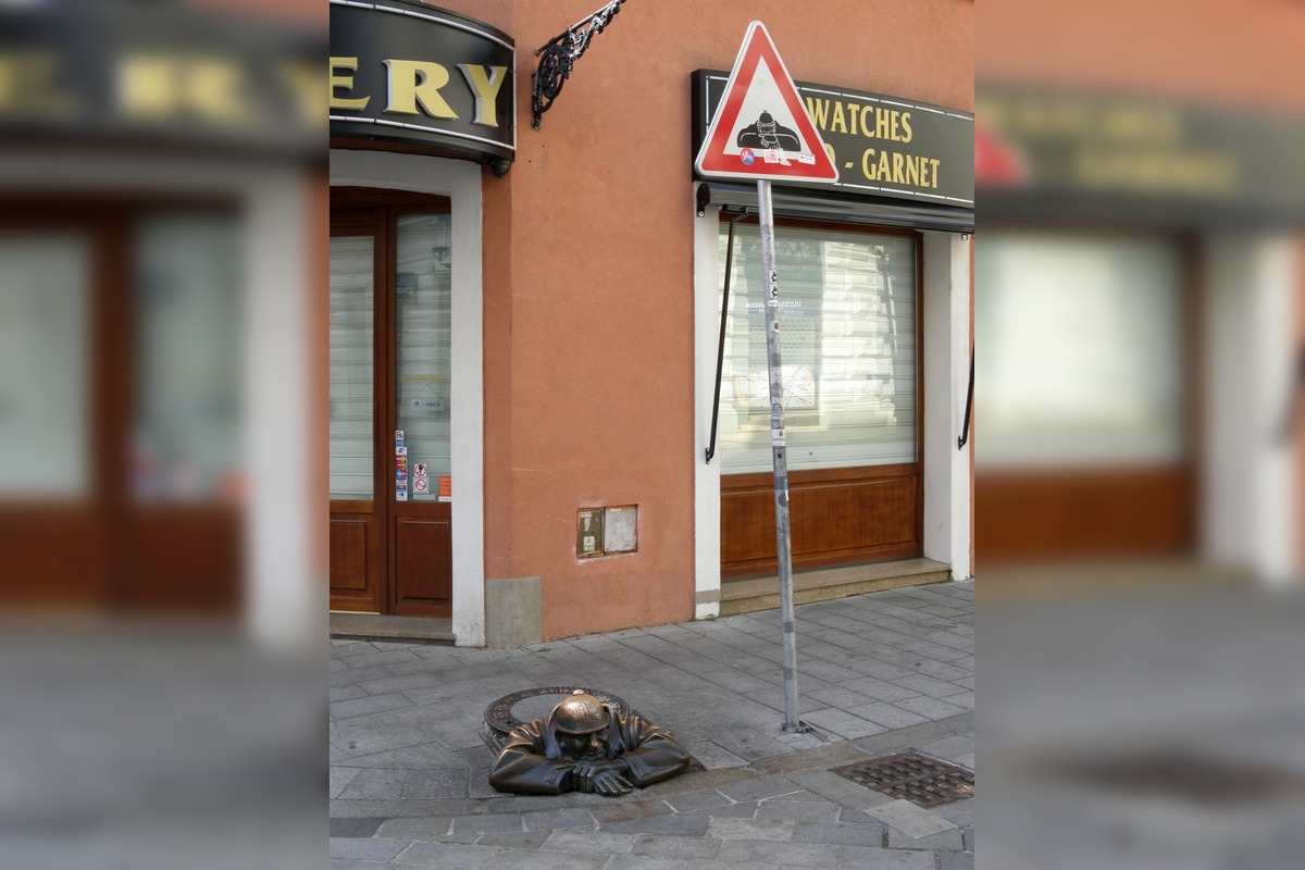 FOTO: Cudzinci v Bratislave odporúčajú Bratislavčanom definitívne zmeniť jeden zo symbolov mesta, foto 4