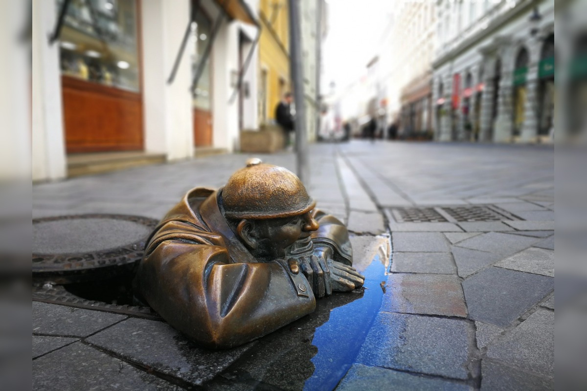 FOTO: Cudzinci v Bratislave odporúčajú Bratislavčanom definitívne zmeniť jeden zo symbolov mesta, foto 6