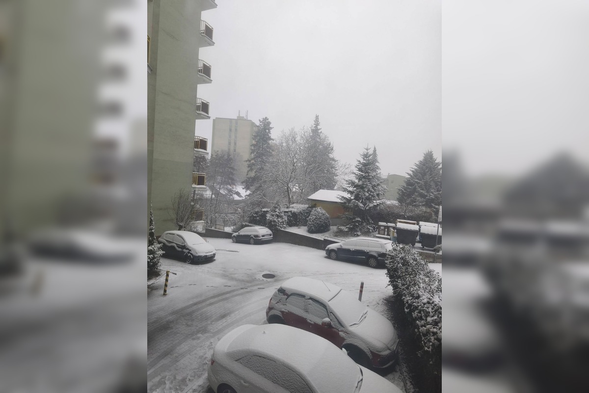 FOTO: V Bratislave opäť sneží. Napadnúť môže až 20 cm snehu, foto 4