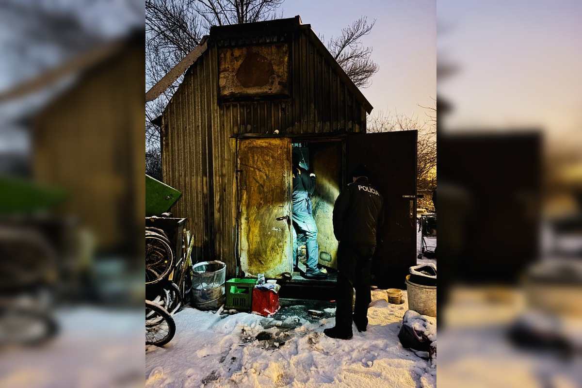 FOTO: Viac ako 700 skontrolovaných ľudí za jeden deň. Bratislavská polícia vypátrala 4 osoby, foto 10