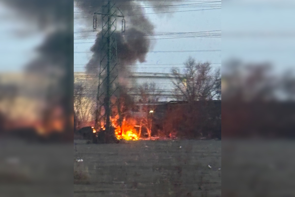 FOTO:  V Biskupiciach pri Kauflande horeli odpadky a príbytok ľudí bez domova, foto 4