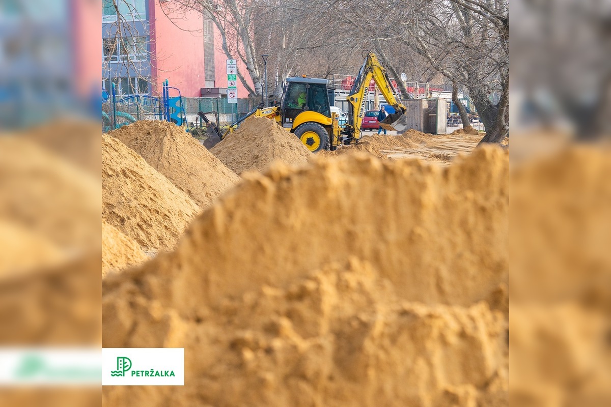FOTO: Na Senci vzniká malé slovenské Tahiti., foto 5
