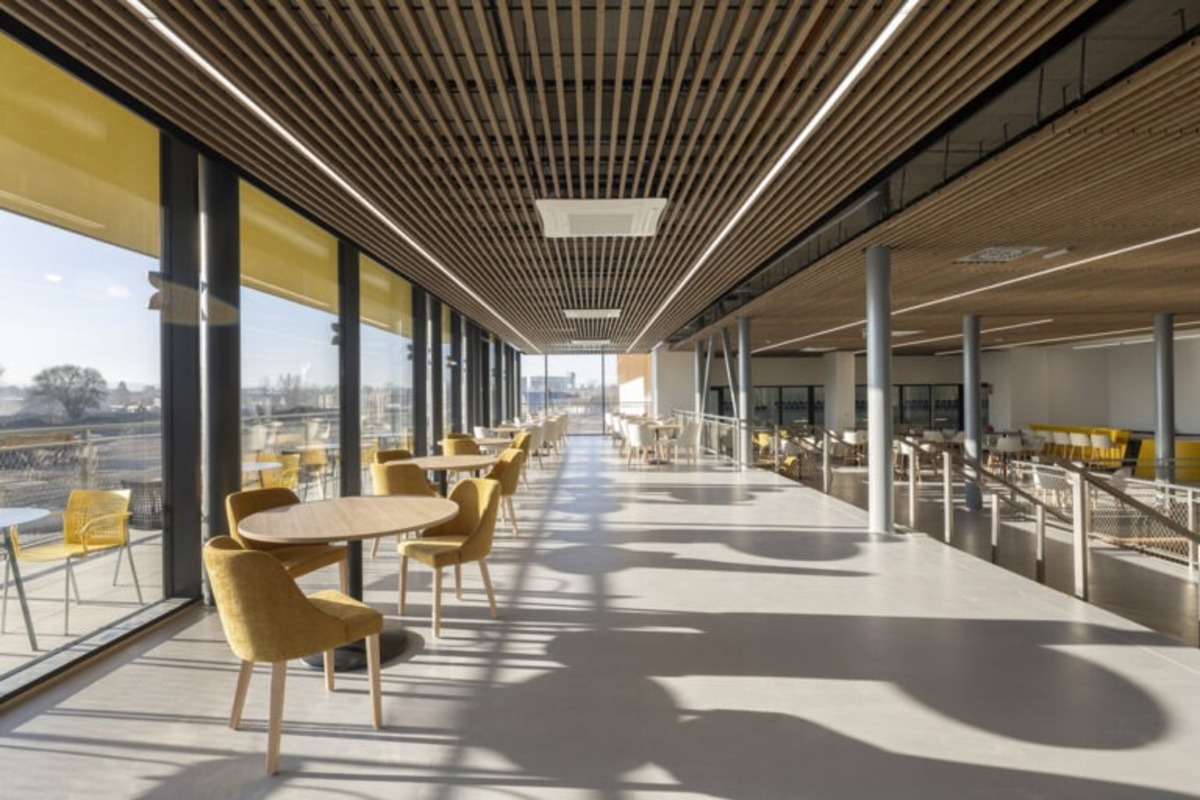 FOTO: Zahlasujte za stavbu roka. Najkrajší dizajn budov na Slovensku je práve v Bratislave, foto 1