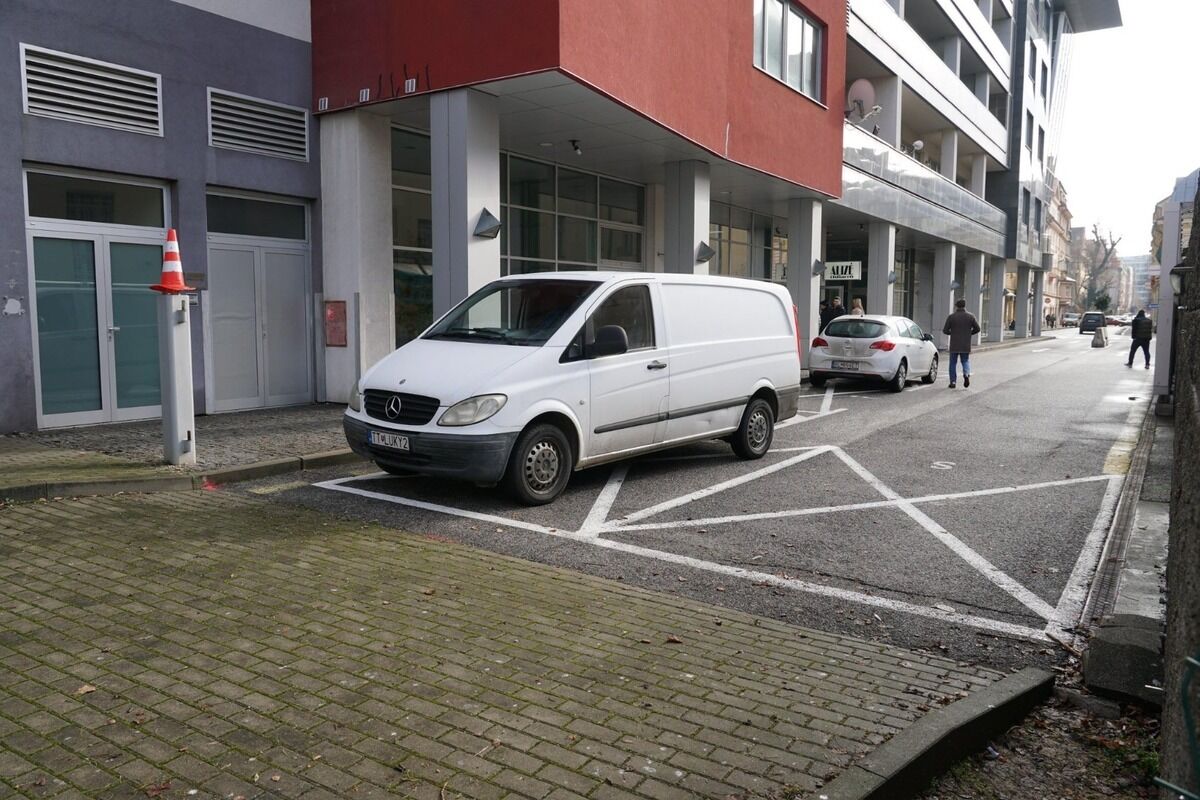 FOTO: Na Satinského ulicu sa vrátil plot, foto 2