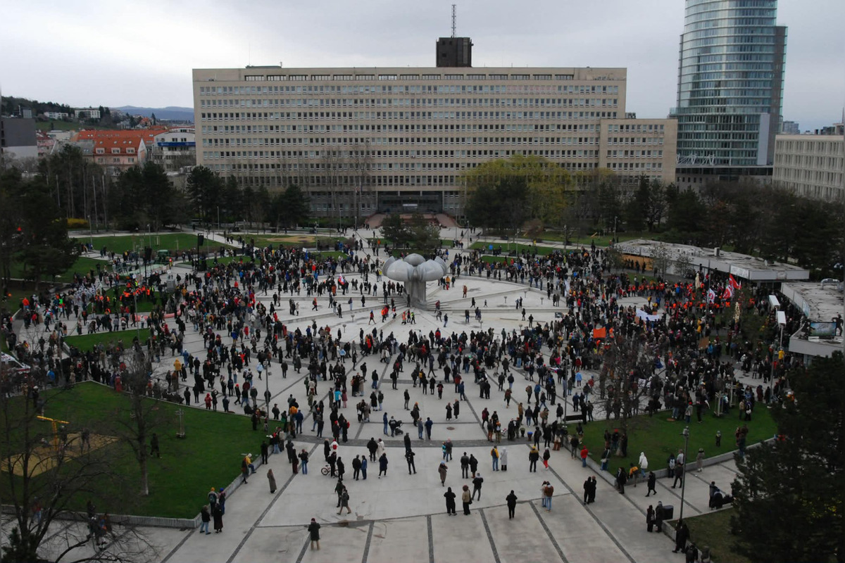 FOTO: Na Námestí slobody v Bratislave prebieha kultúrny protest, foto 5